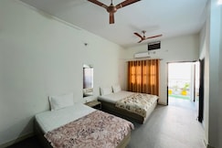 Log Inn Banaras | Entire 2 BHK Apartment, Varanasi