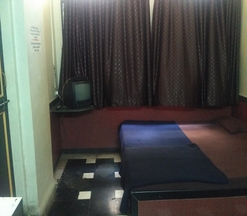 Hotel Radhika Guest House 3