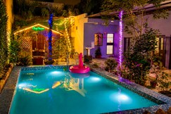 StayHaven Oasis Pvt 3BR Pool Villa BBQ Bonfire, Delhi