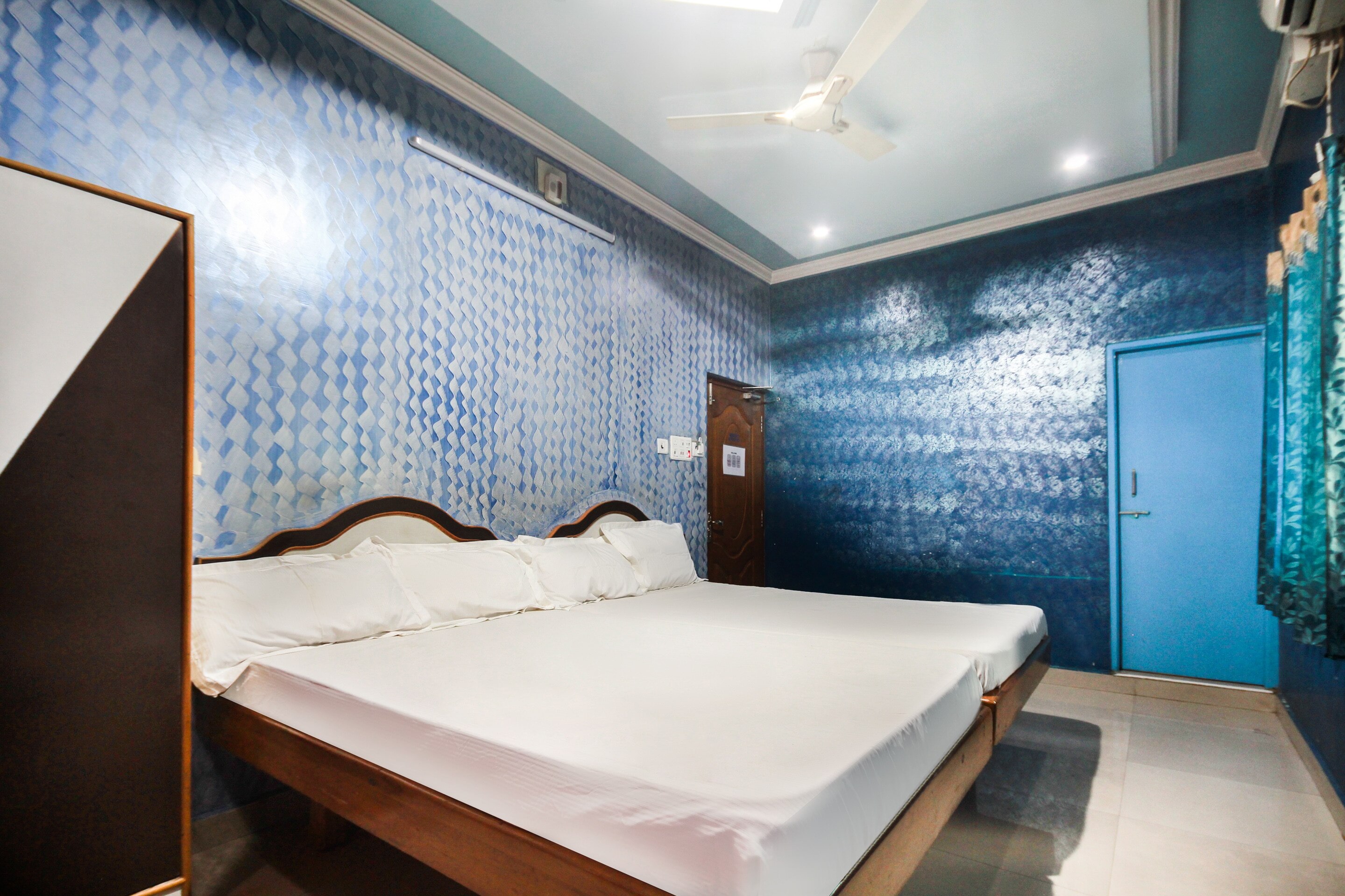 Hotel O Sri Lakshmi Narasimha - Tap to explore photos