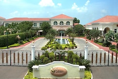 The Palms Town & Country Club