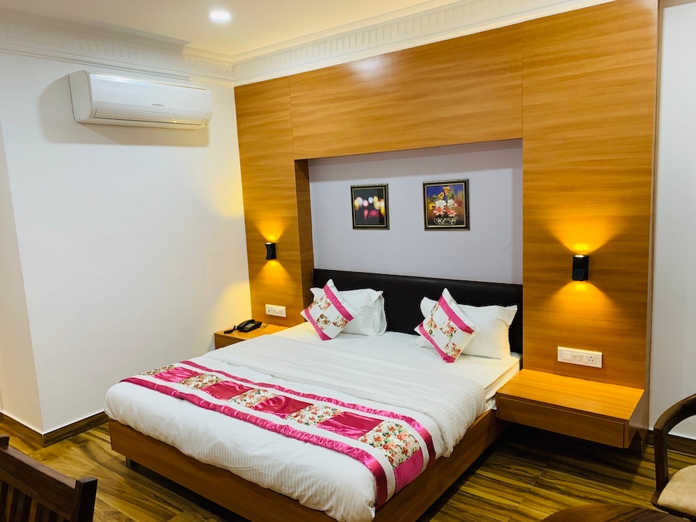 Hotel Sheetal - Tap to explore photos