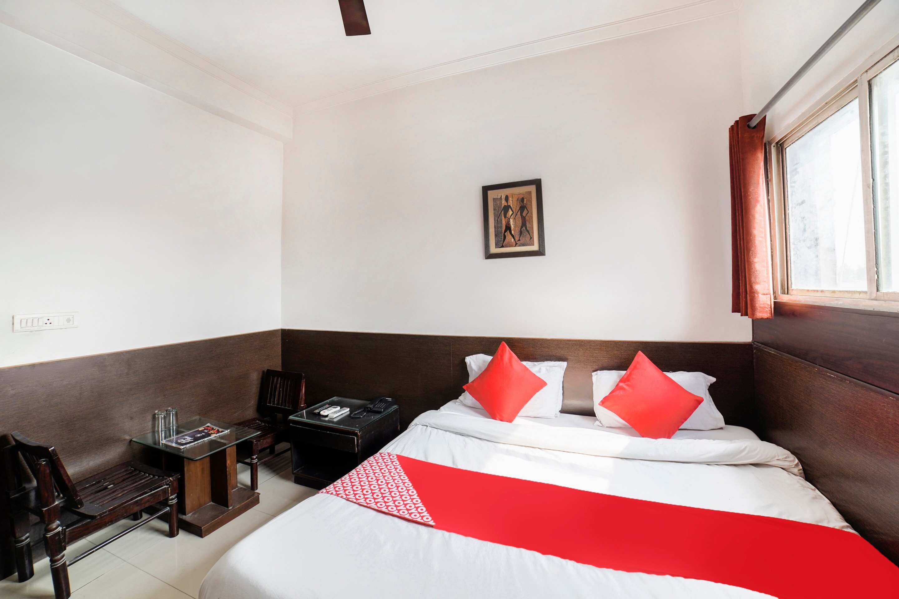 Hotel O Galaxy Guest House - Tap to explore photos