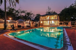 StayVista I Ananta 2 BHK Pool Villa, Pennagaram