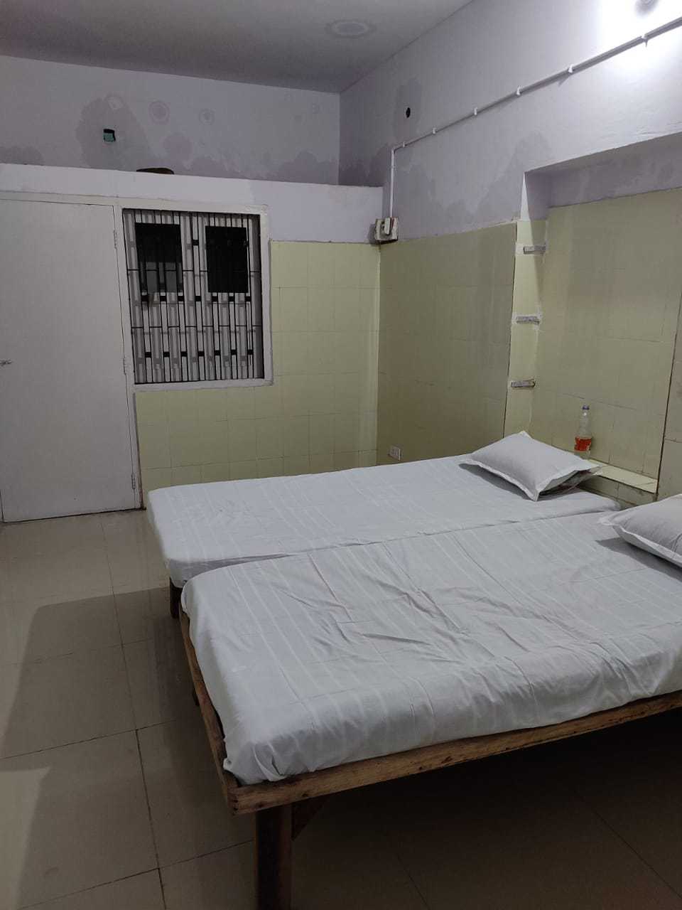 Hotel O Swaraj Guest House - Tap to explore photos