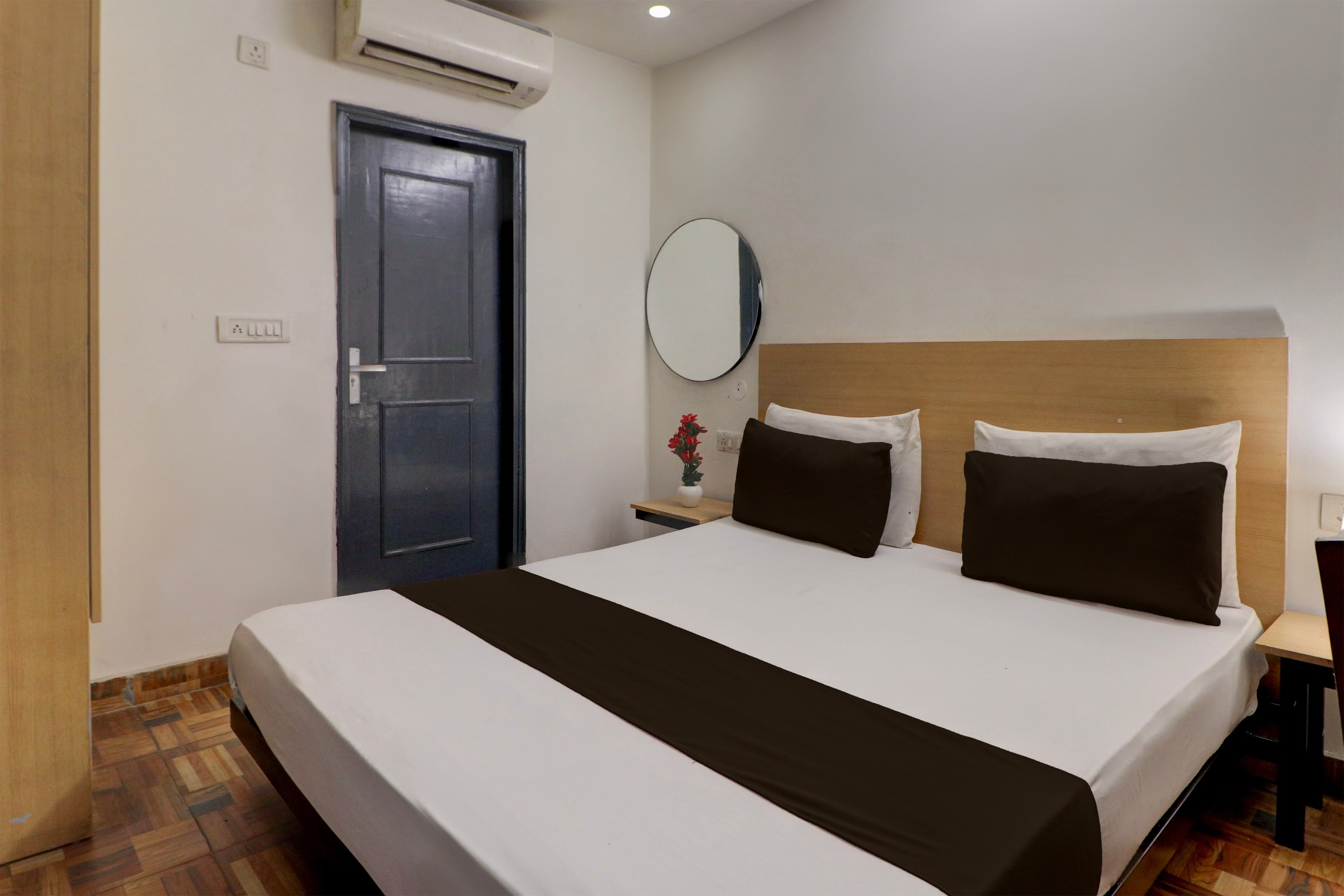 Hotel O The Tourist palace Lavish Key Room's - Tap to explore photos