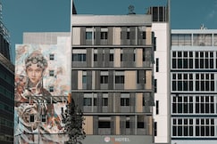 A Hotel Bugis, سنغافور