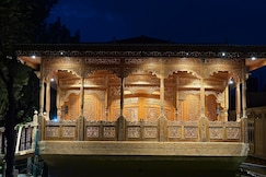 Suroor Houseboat, Srinagar