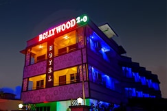 BOLLYWOOD 2.0 HOTEL - 50 METER TO BEACH, Puri