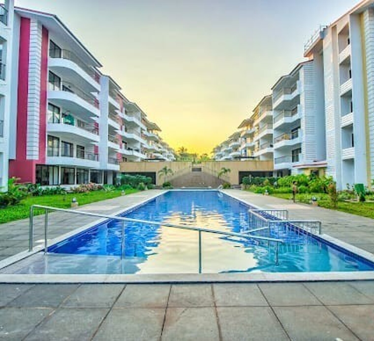 Lovely 2Bhk Luxury Apartment with pool perfect location - Tap to explore photos
