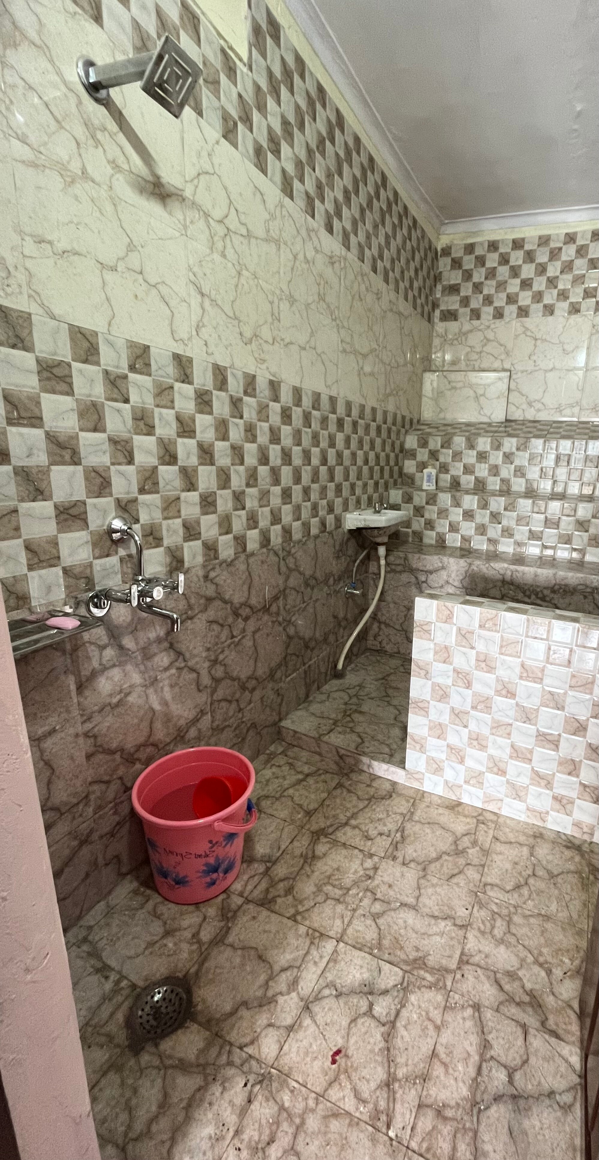 Badriniwas Homestays - Tap to explore photos