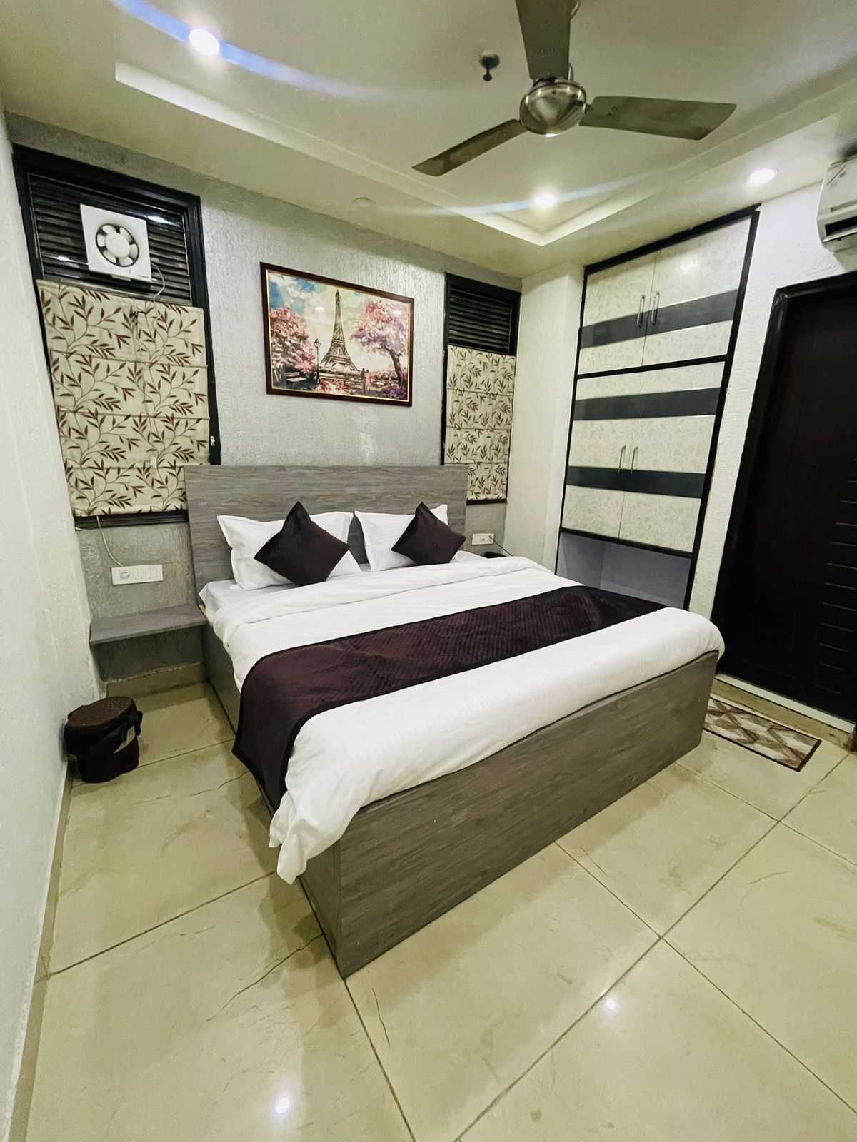 Hotel O Yuvraj - Tap to explore photos