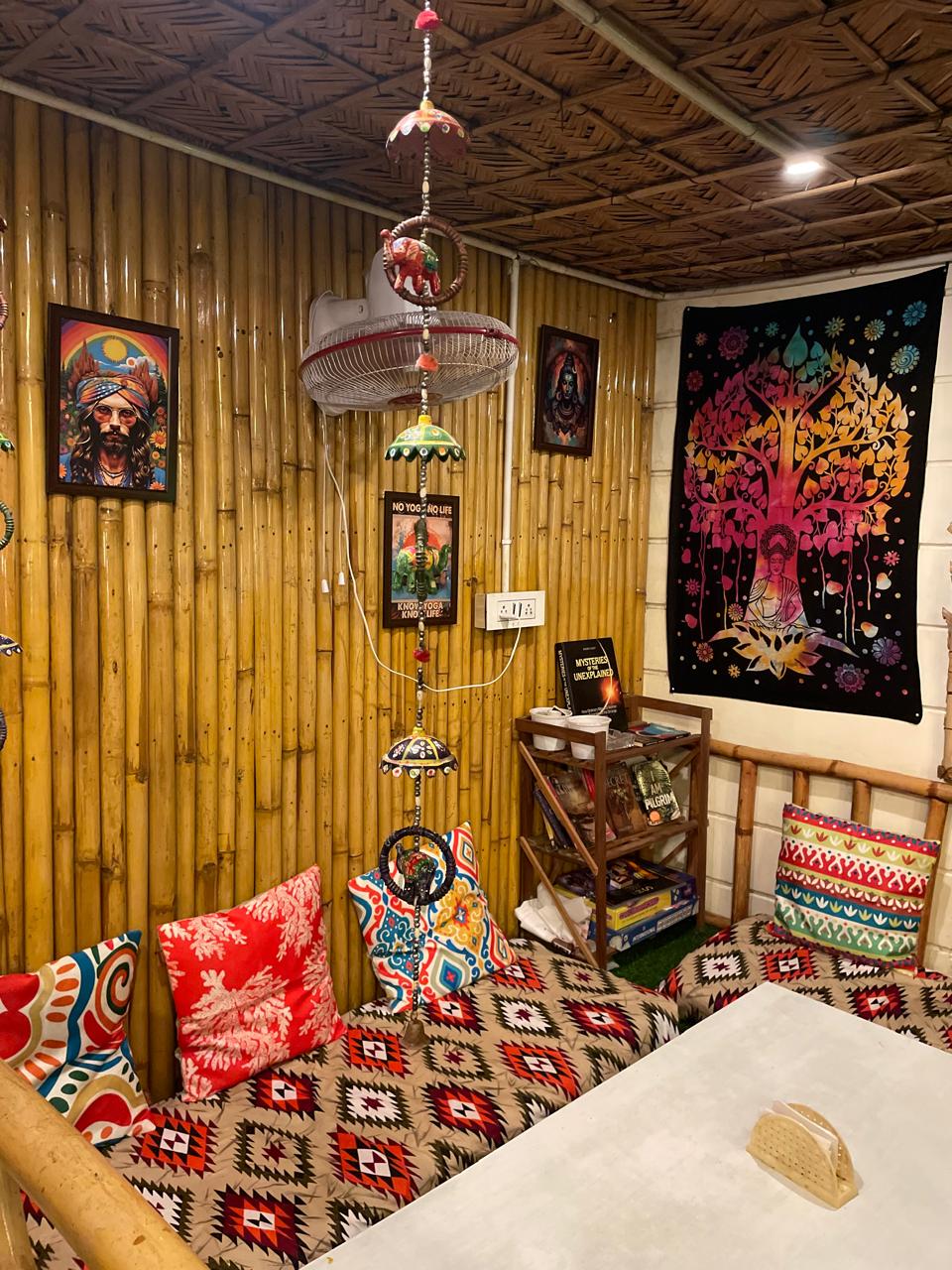 Baba's Hostel with Rooftop Cafe - Tap to explore photos