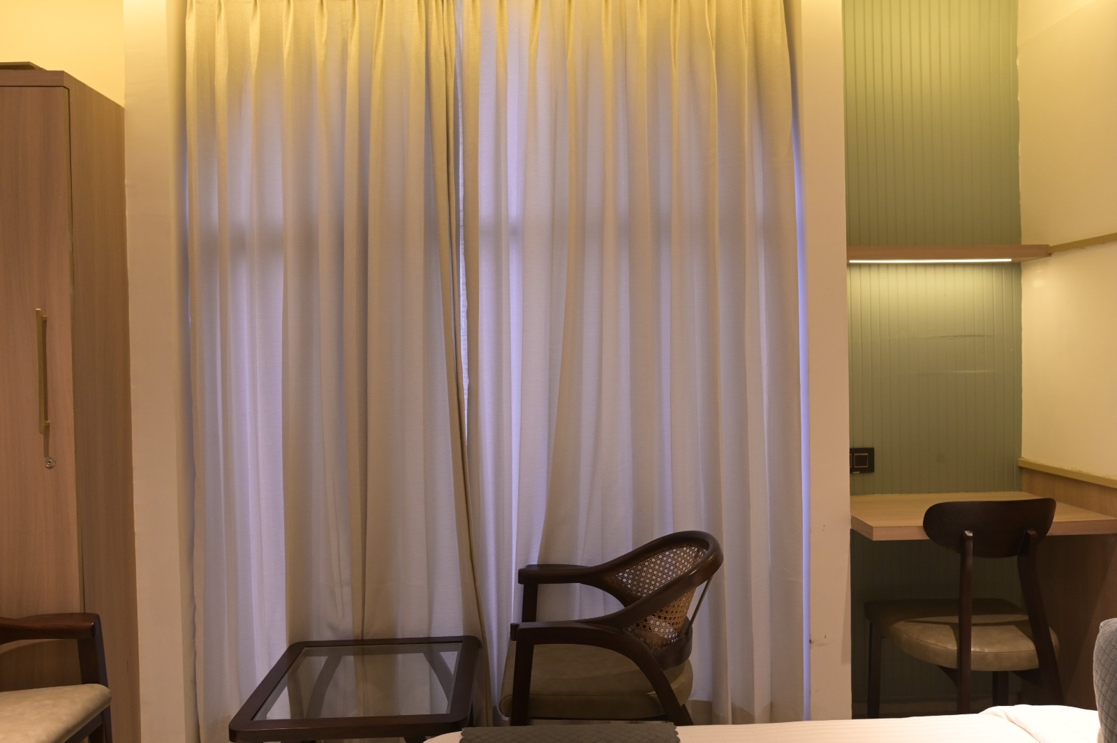 Hotel Varshish Inn - Tap to explore photos