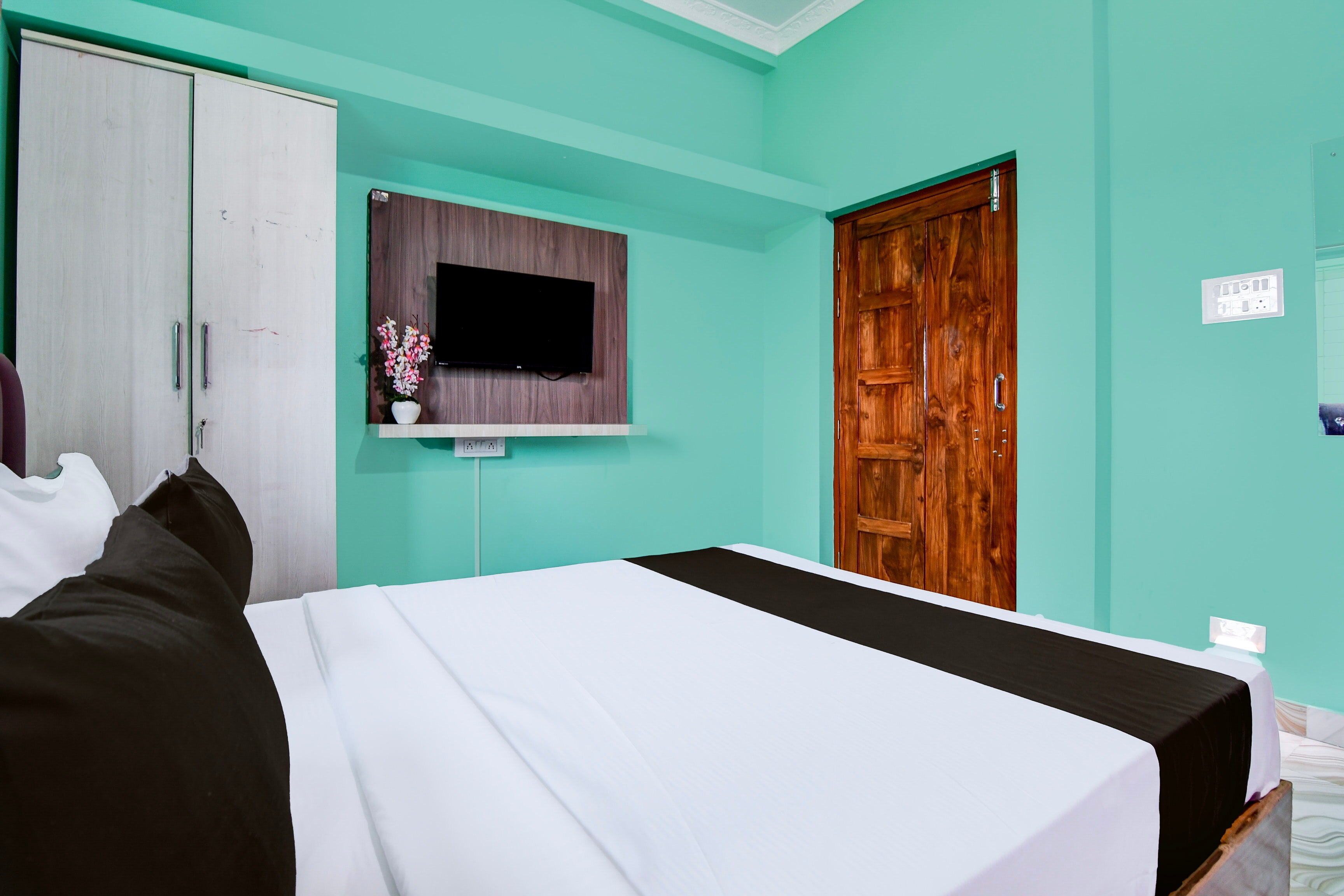 Hotel O Vivah Palace - Tap to explore photos