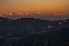 Nirvana Homestay 2 bhk duplex villa, Mukteshwar
