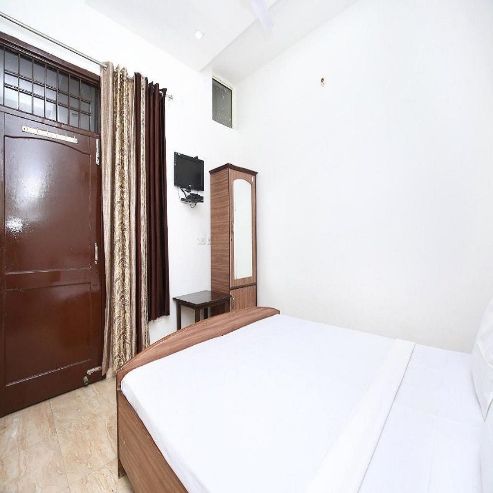 Saini Guest House - Tap to explore photos