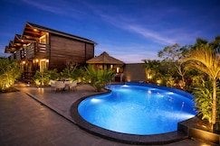 Casawood Resort - A Luxury Private Pool Villa On Mount Abu Road, Disa