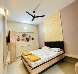 Standard double bed Non ac