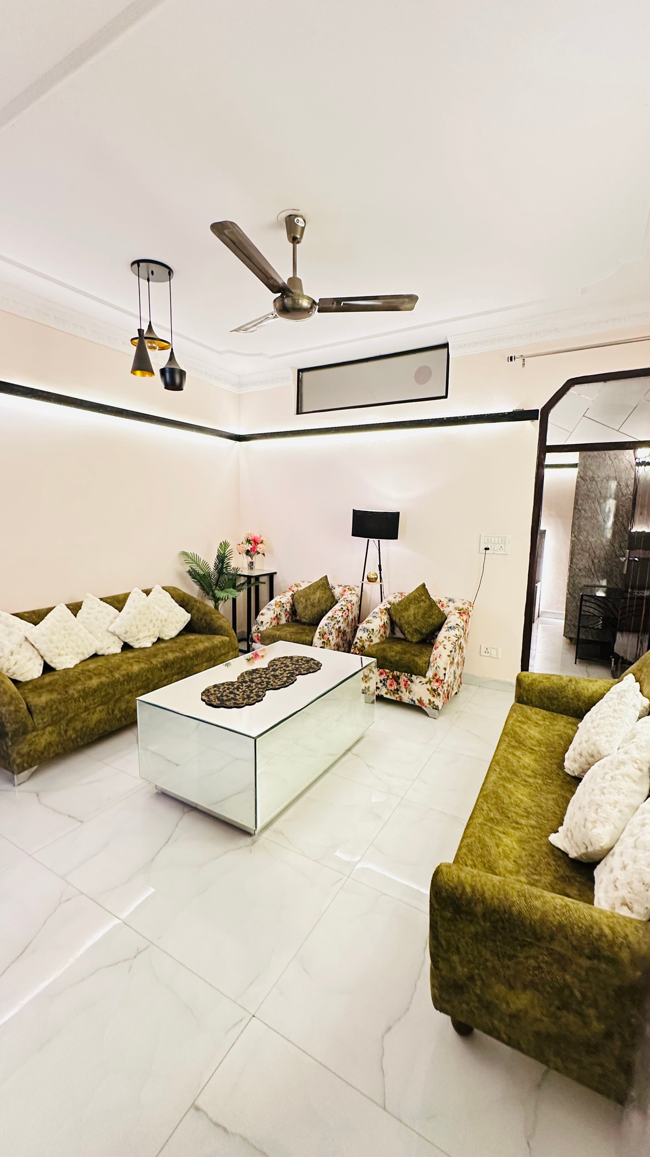 Cozy & Charming : 1bhk studio apartment - Tap to explore photos