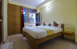 Flat with Terrace and Mountain View