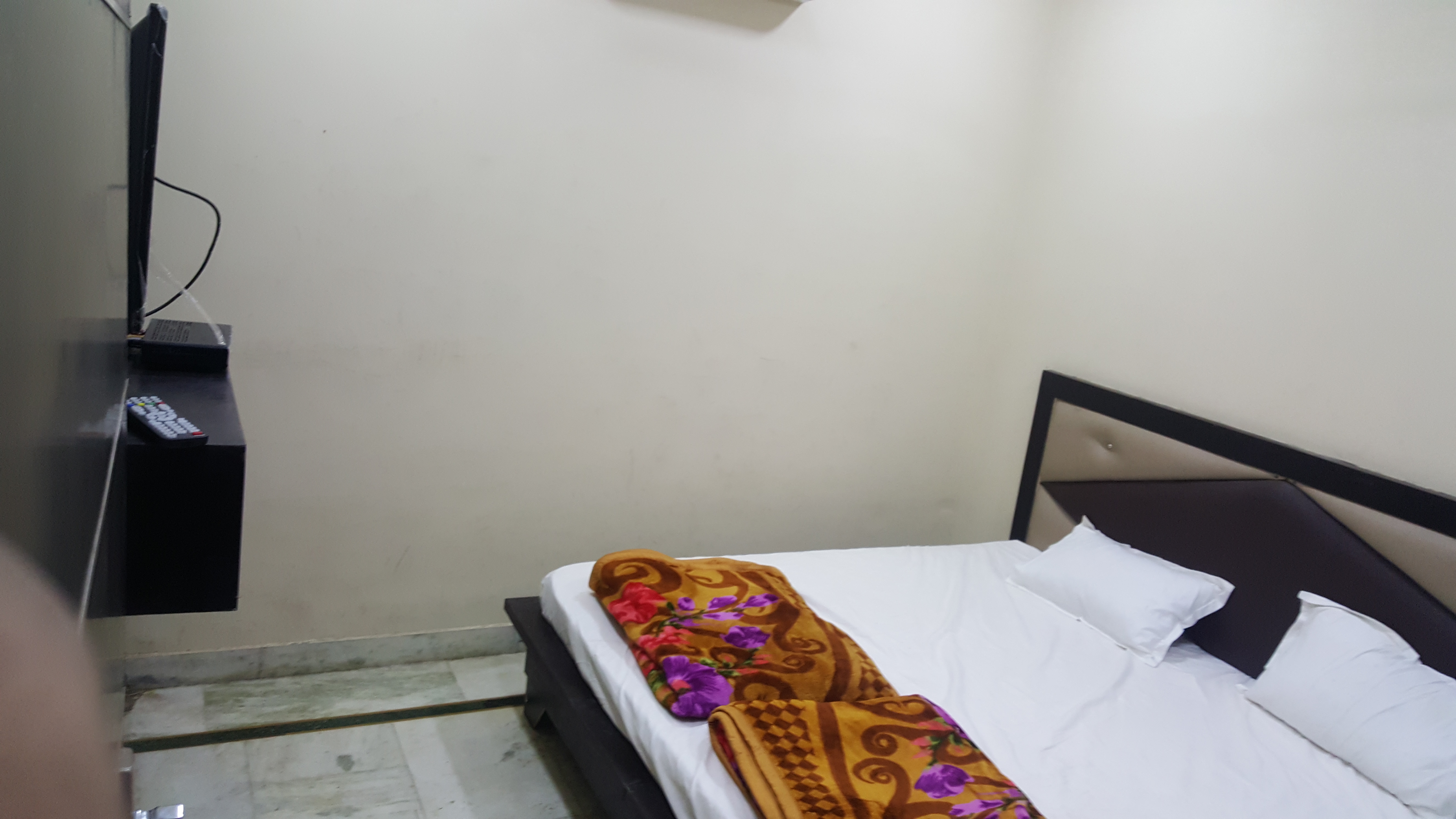 Hotel The Palm Ambala INR 526 OFF   1  6  9  9   Deal Photos