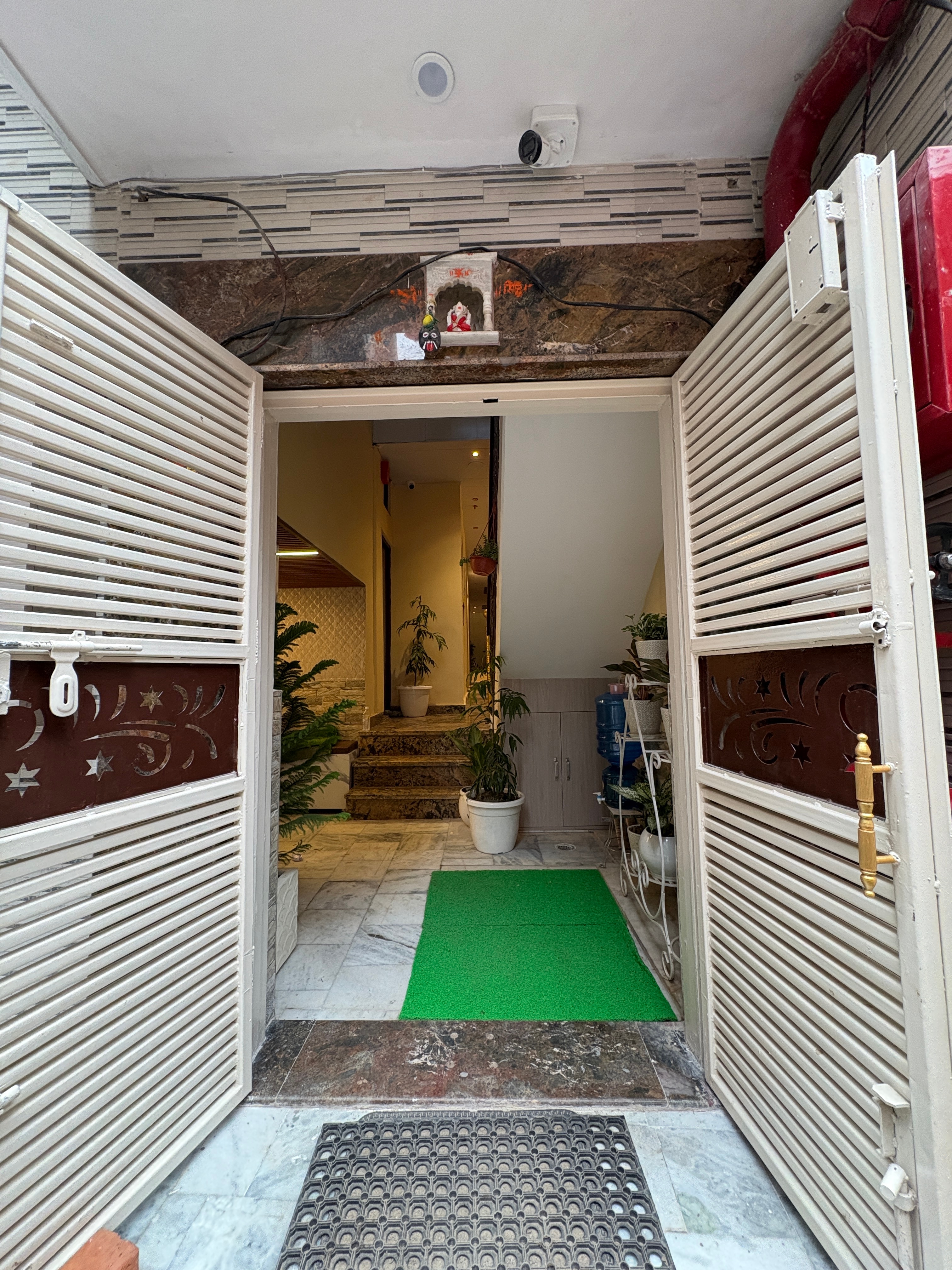 Shree Shiven | Near Dasaswamedh Ghat - Tap to explore photos