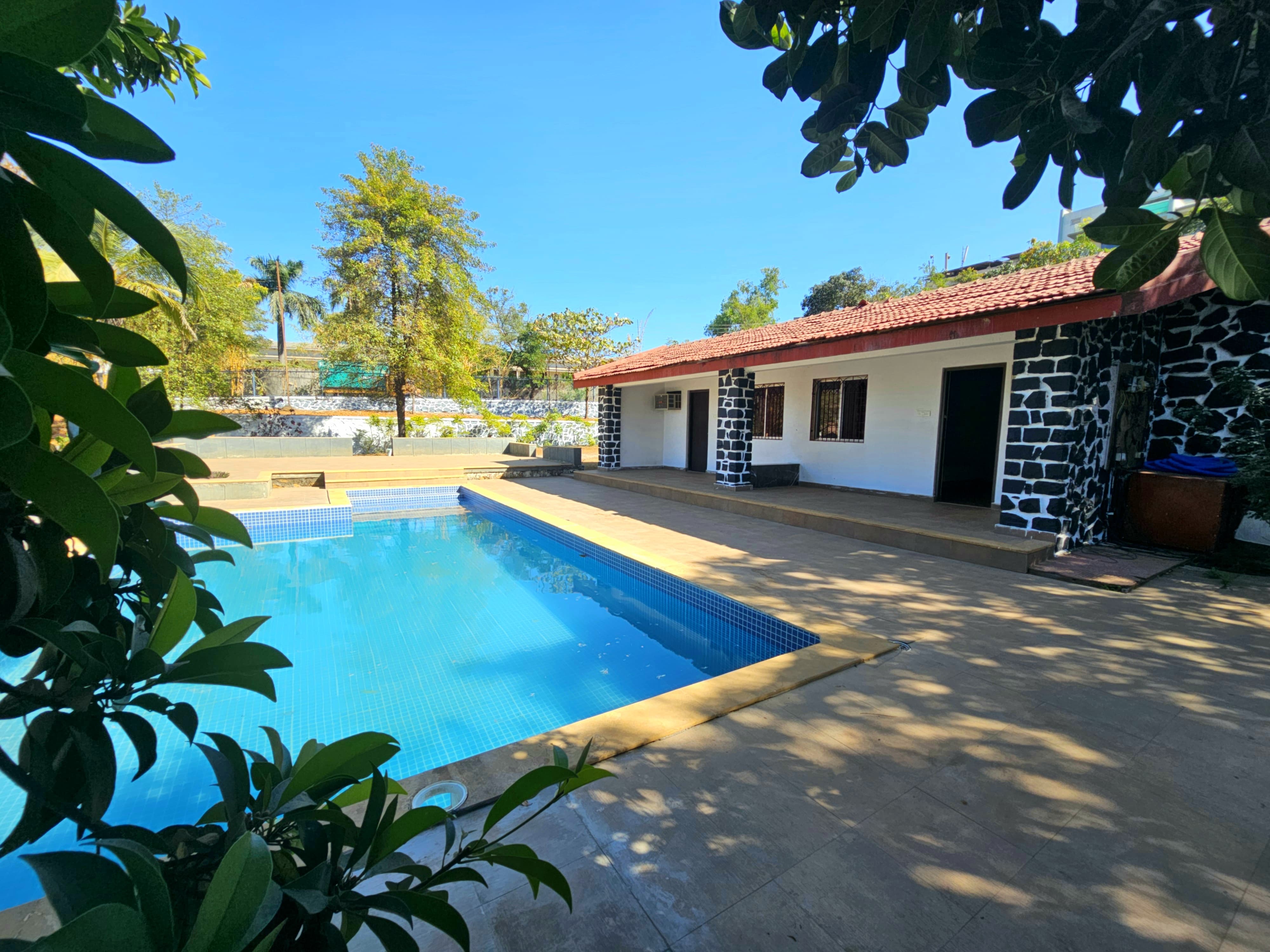 Space- Villa Resort - Tap to explore photos