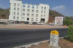 KING'SWAY HOTEL & RESORT, Kherwara