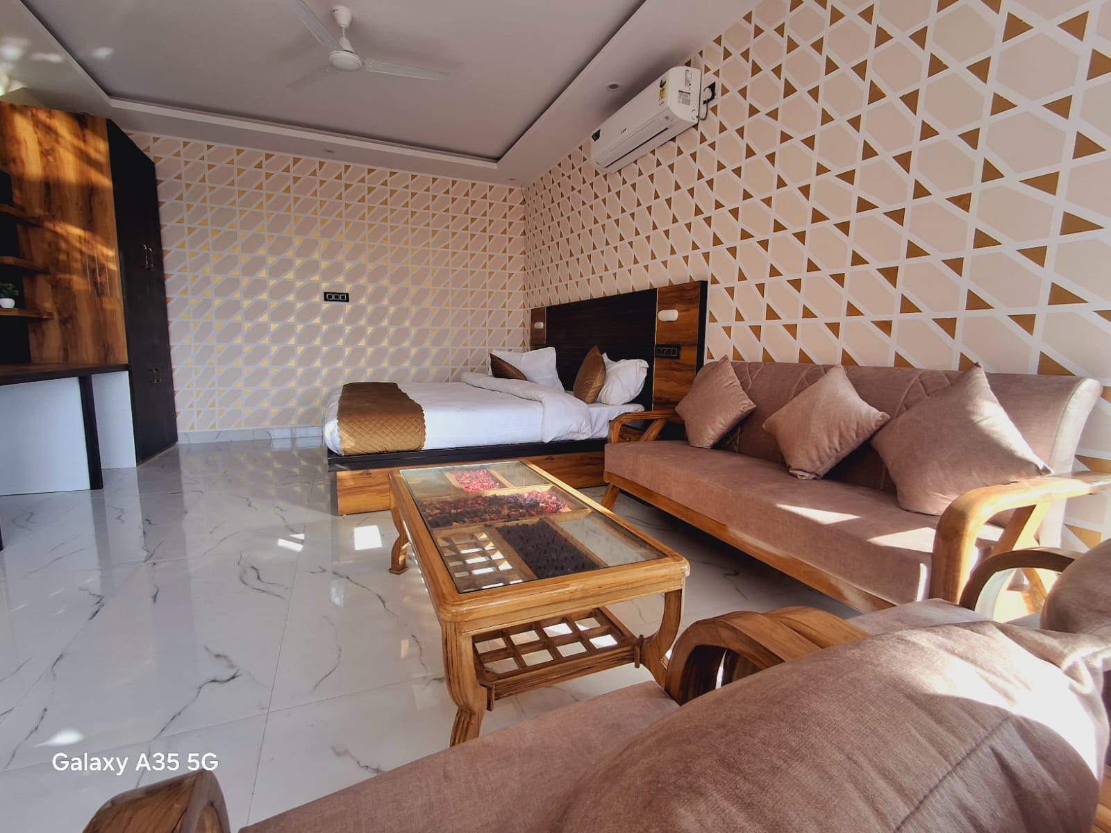 Hotel Surya Inn - Tap to explore photos