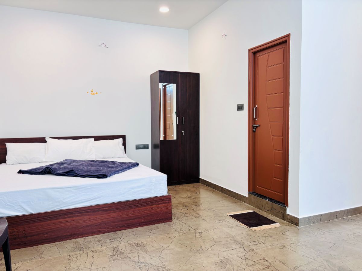 Honey Mist Homestay - Tap to explore photos