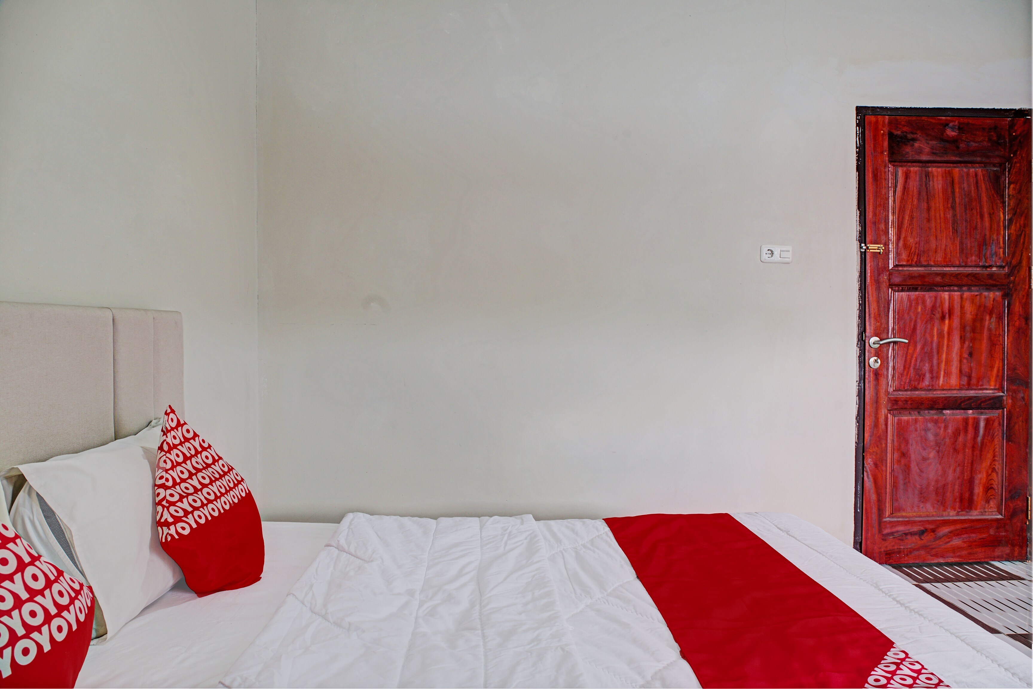 OYO 93190 Sartika Gh Syariah - Tap to explore photos