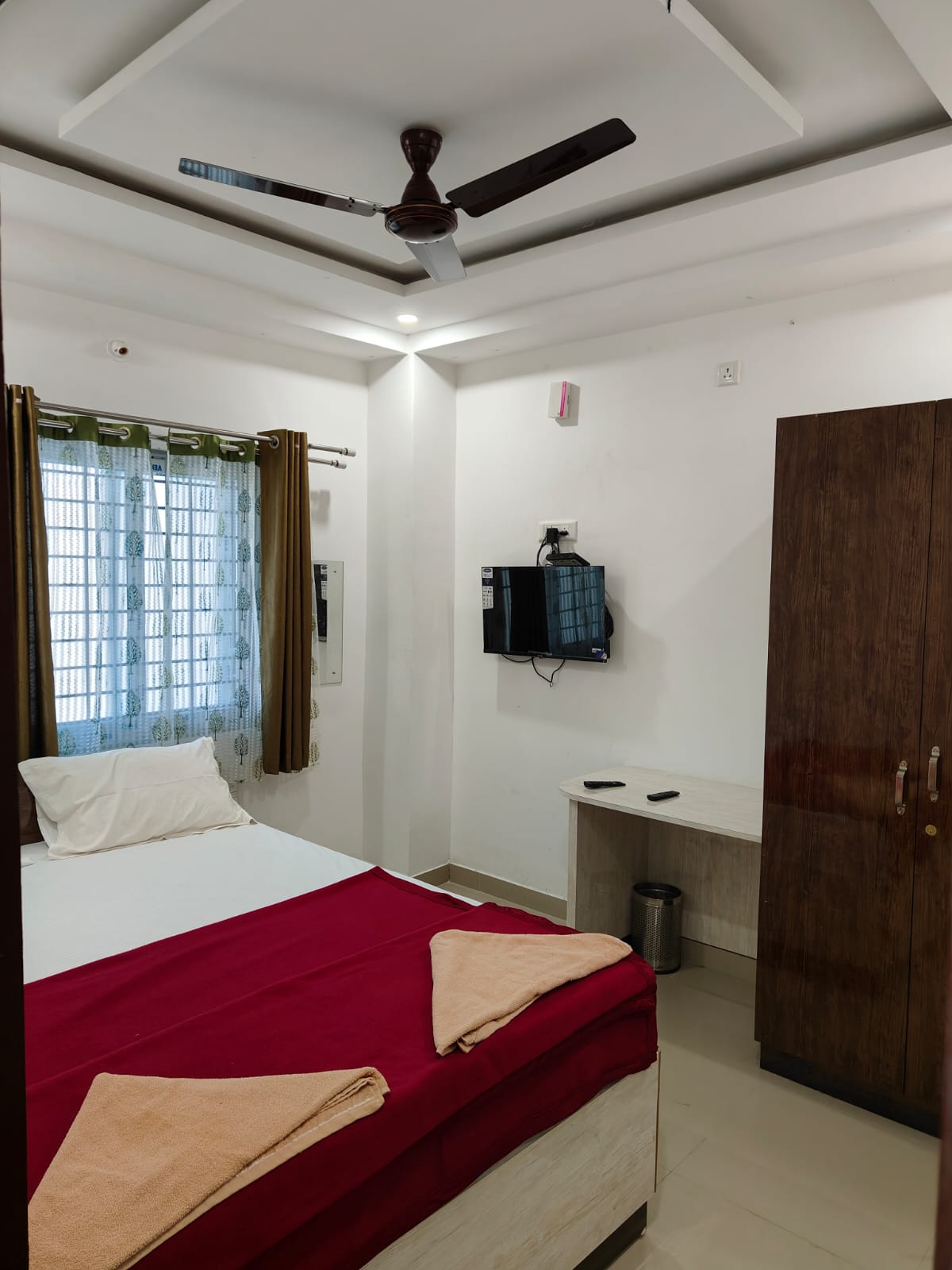 HOTEL RAJ INN - Tap to explore photos