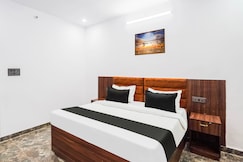 OYO 828393 Shivankar Paradise, Lucknow