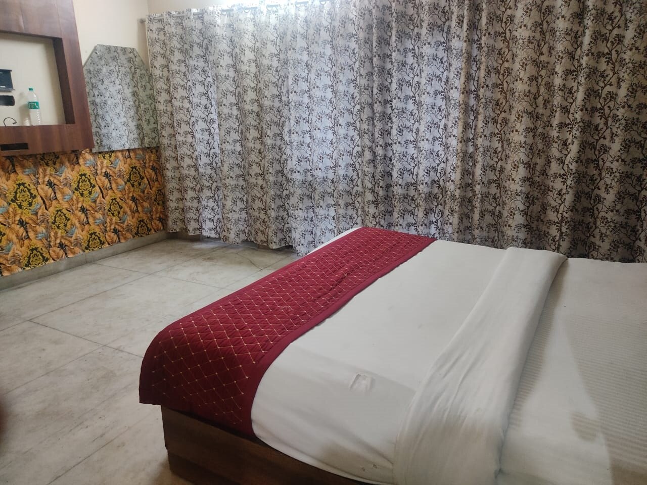 Sai Residency Janakpuri - Tap to explore photos