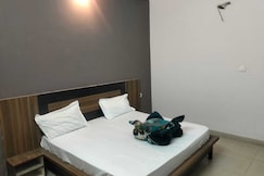 SPOT ON Pankhudi Hotel And Bar, Jaipur