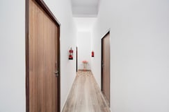 Hotel O Samrat palace, Hapur