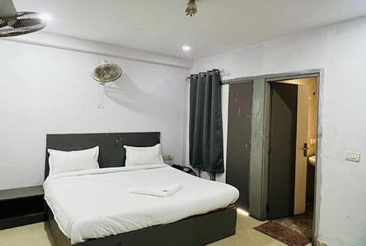 FabHotel Karshani Kripa Dham