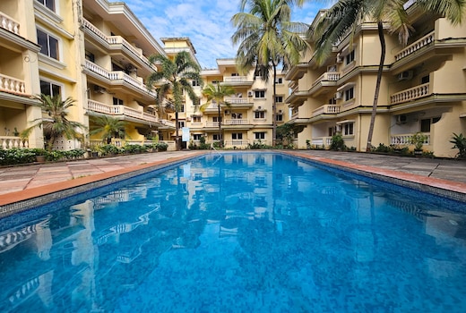 Bollywood Blockbuster 2BHK 700m walk to beach