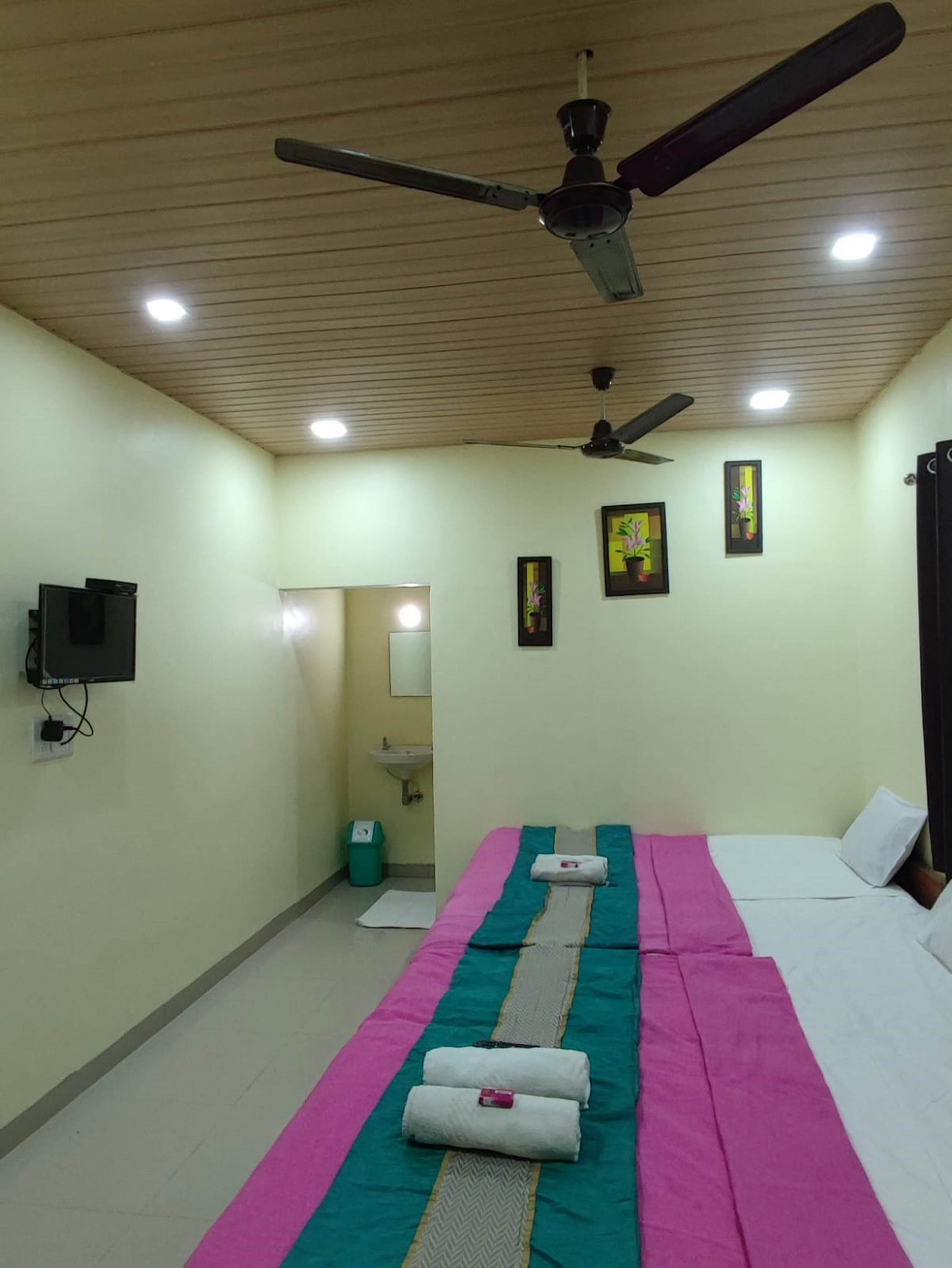 Deluxe Non Ac Room 1