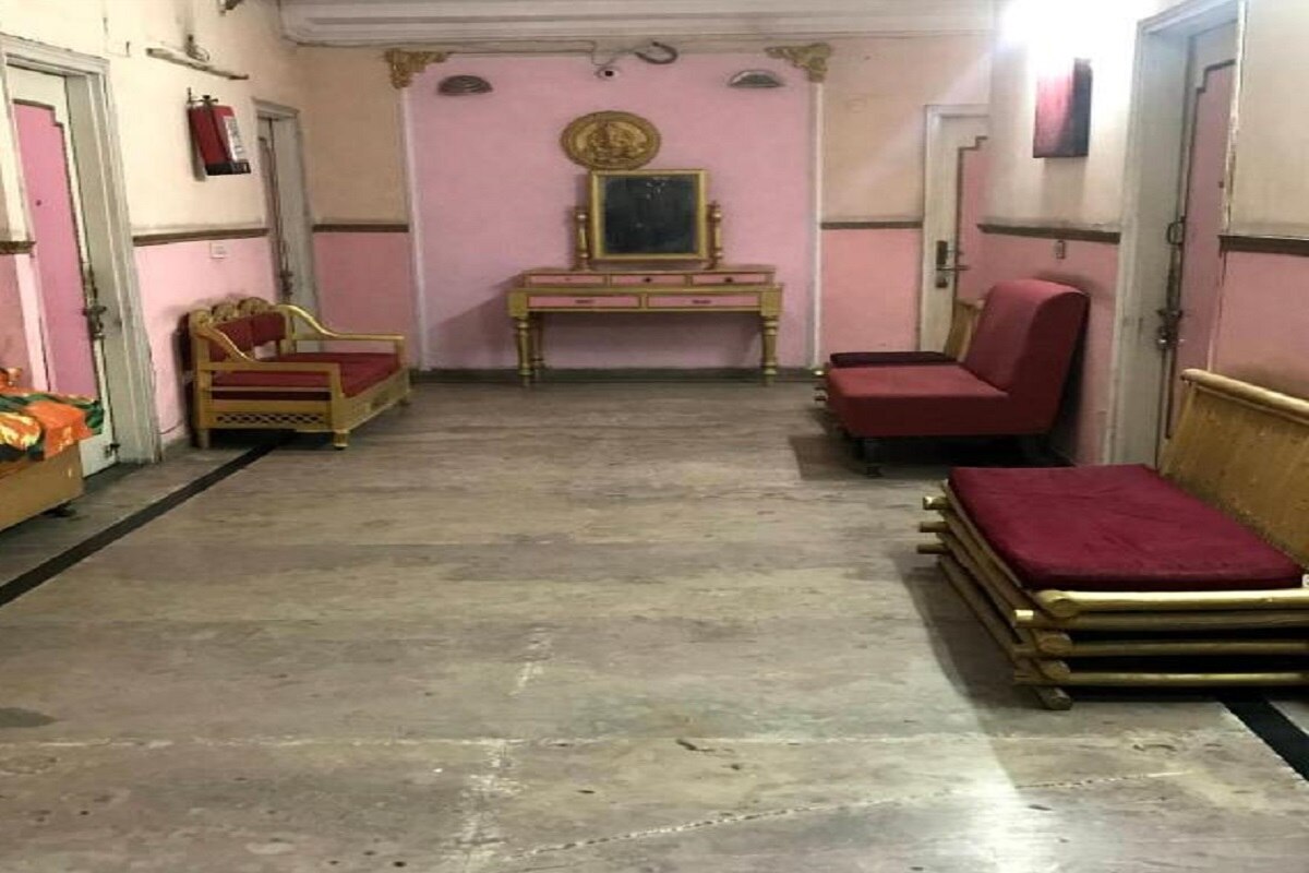 Hotel Le Gauri Palace - Tap to explore photos