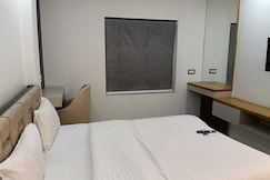 Hotel O Snow White, Bhadrak