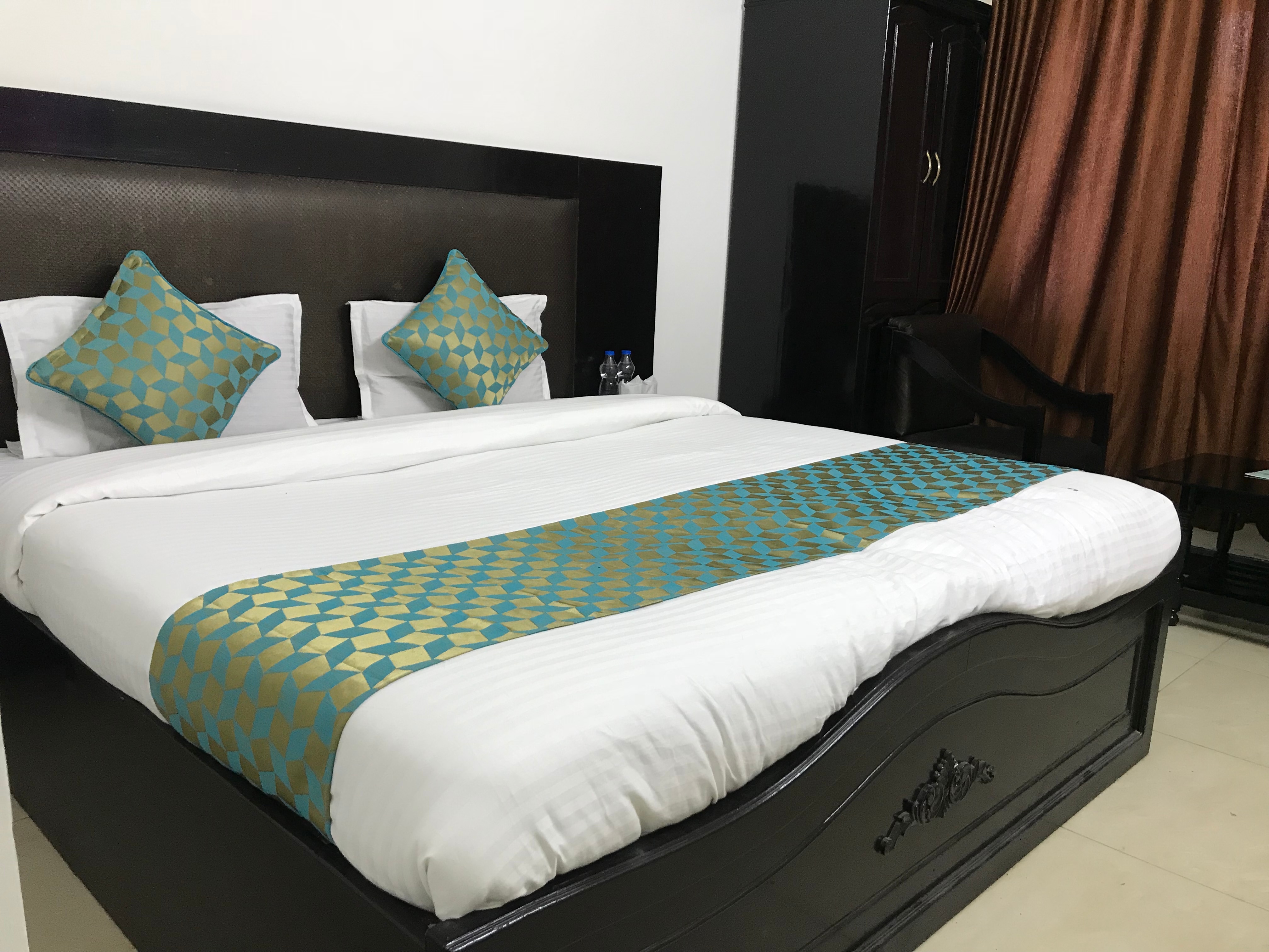 Hotel Mussoorie Club - Tap to explore photos