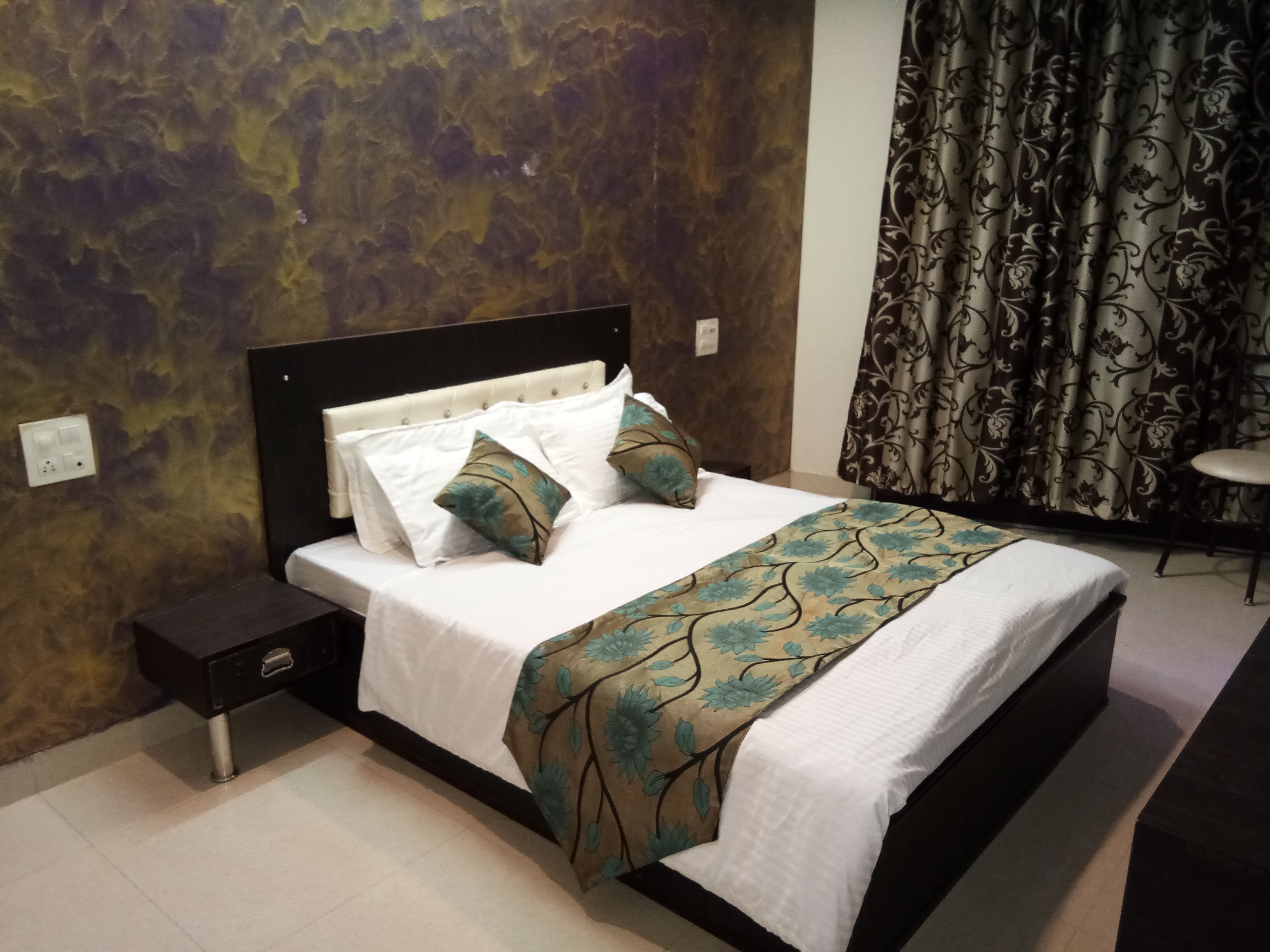 HOTEL JANNAT - Tap to explore photos