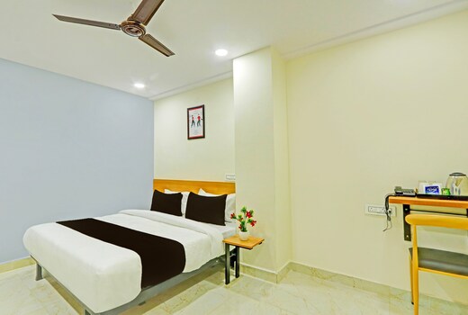 Super Townhouse La Vista Inn Grand Hotel