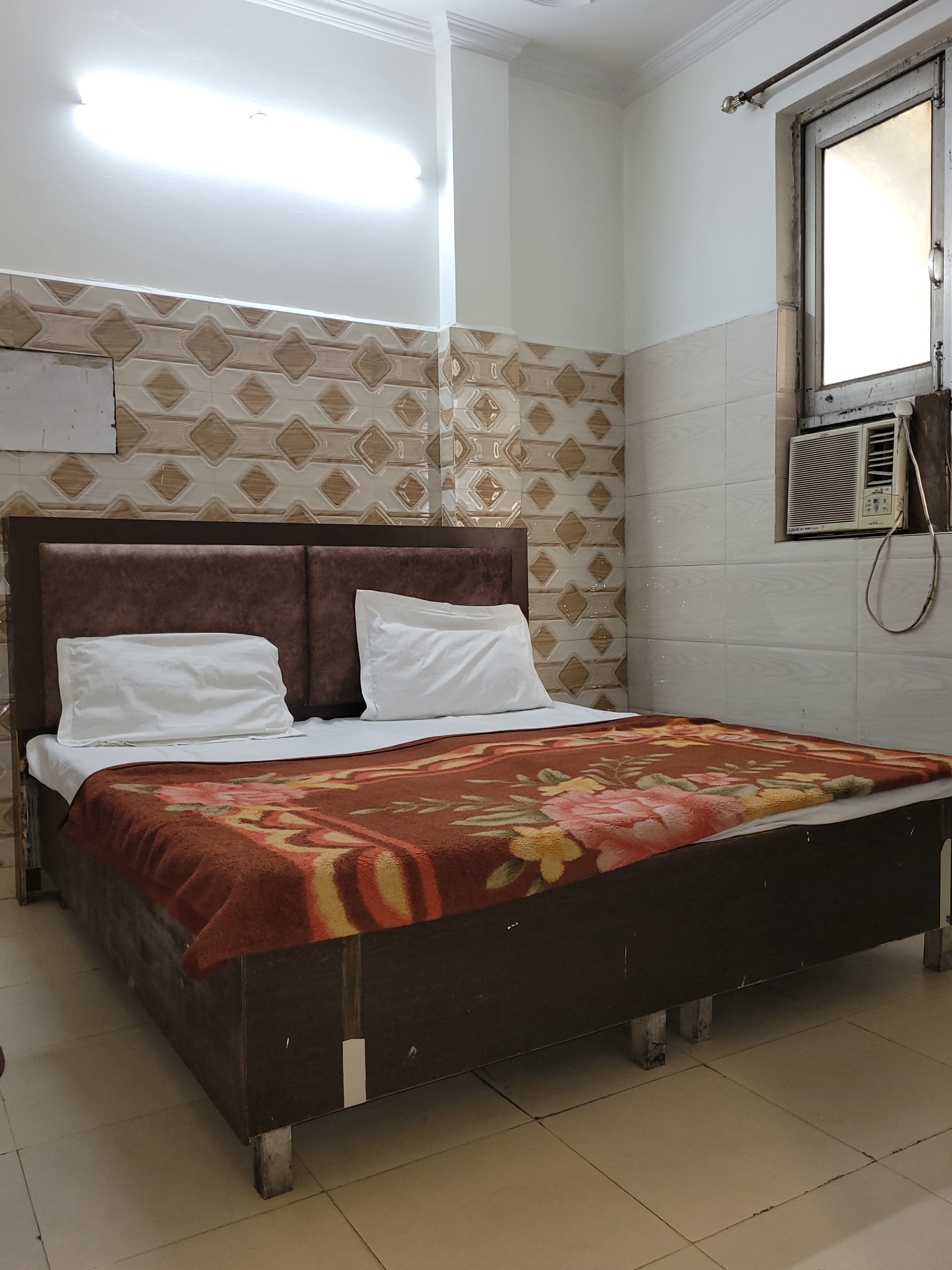 Asha Guest House - Tap to explore photos
