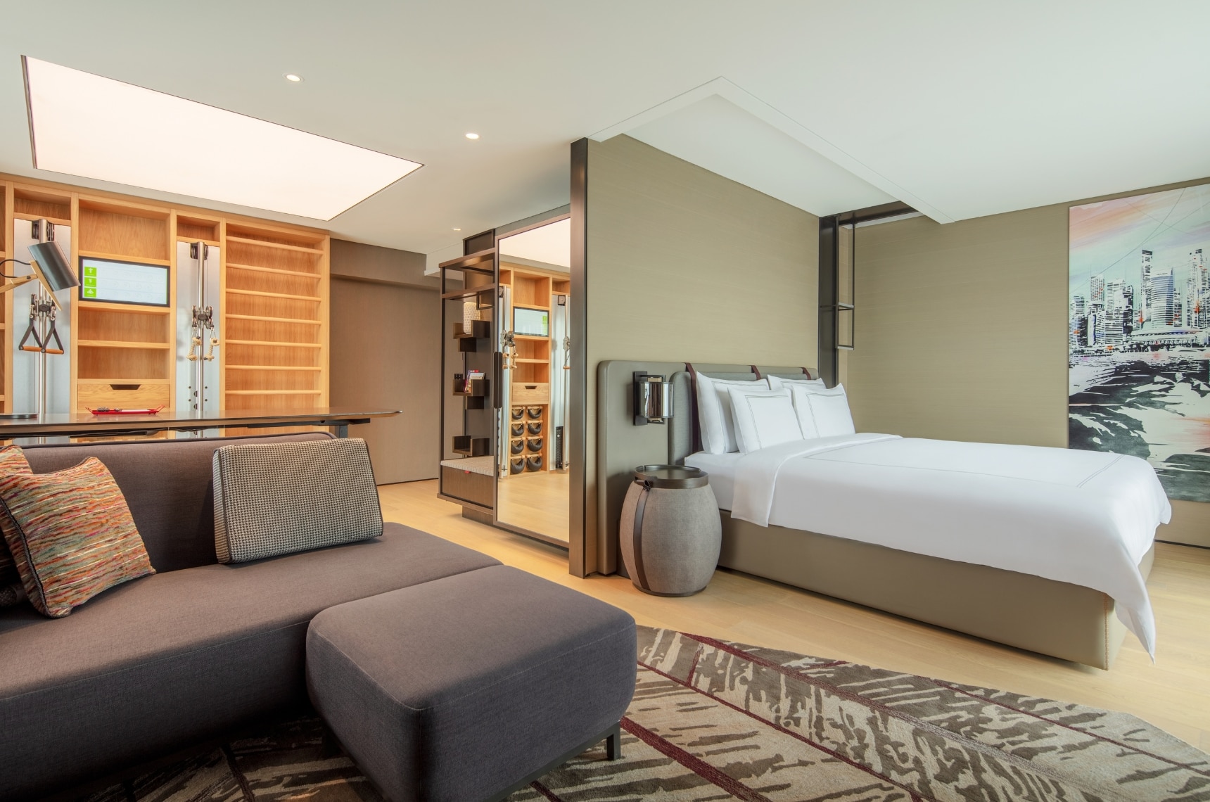 Swissotel The Stamford - Tap to explore photos