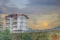 ORCHARD - 5 Bedroom House Shimla -By HomestayDaddy, Shimla