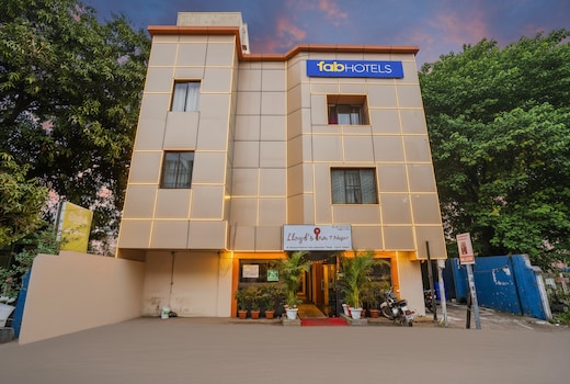 FabExpress Lloyds Inn - T Nagar
