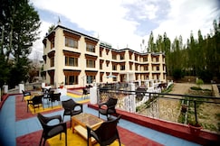 Hotel Khakshal Chubi, Leh